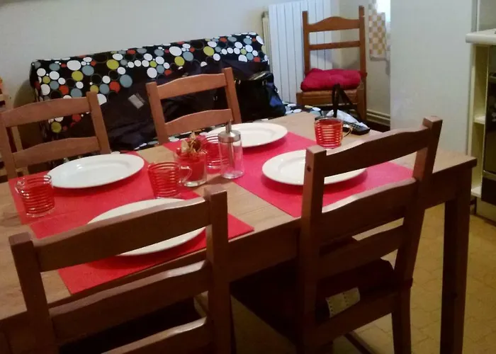 Stephanie Home